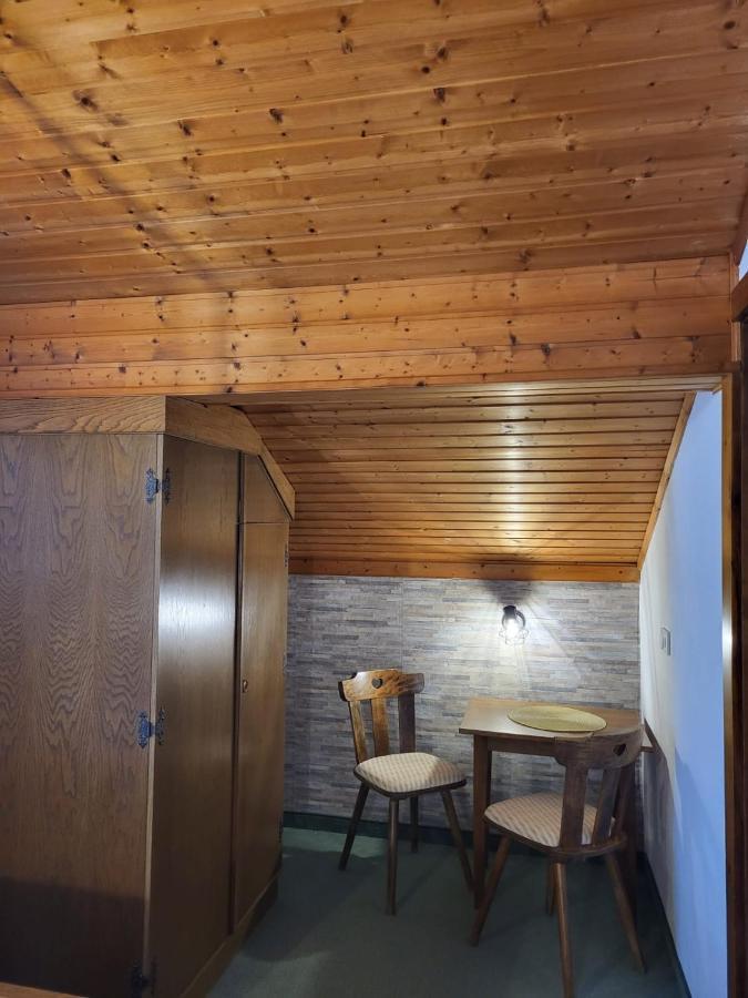 Koch Apartment *